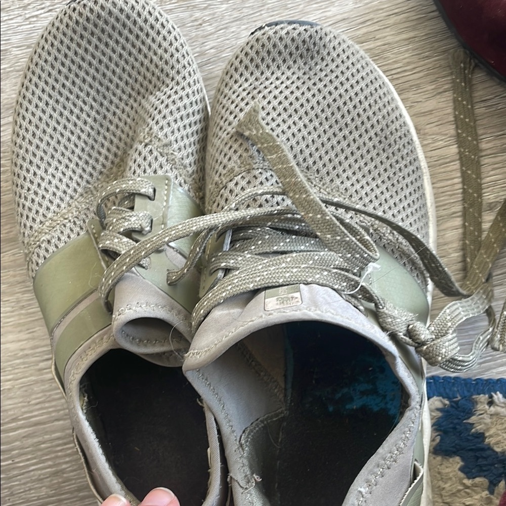 New balance olive green sneakers